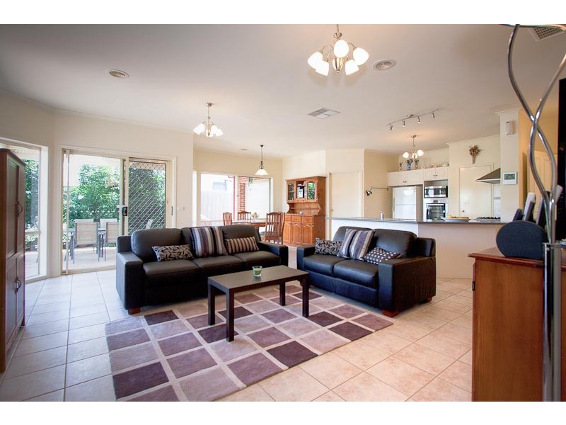 14 Yallop Crescent, Sunbury VIC 3429