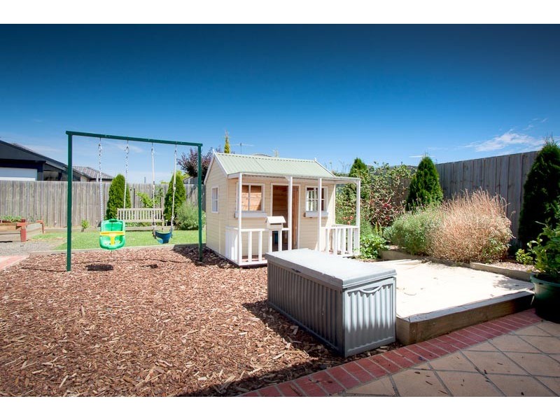 14 Yallop Crescent, Sunbury VIC 3429