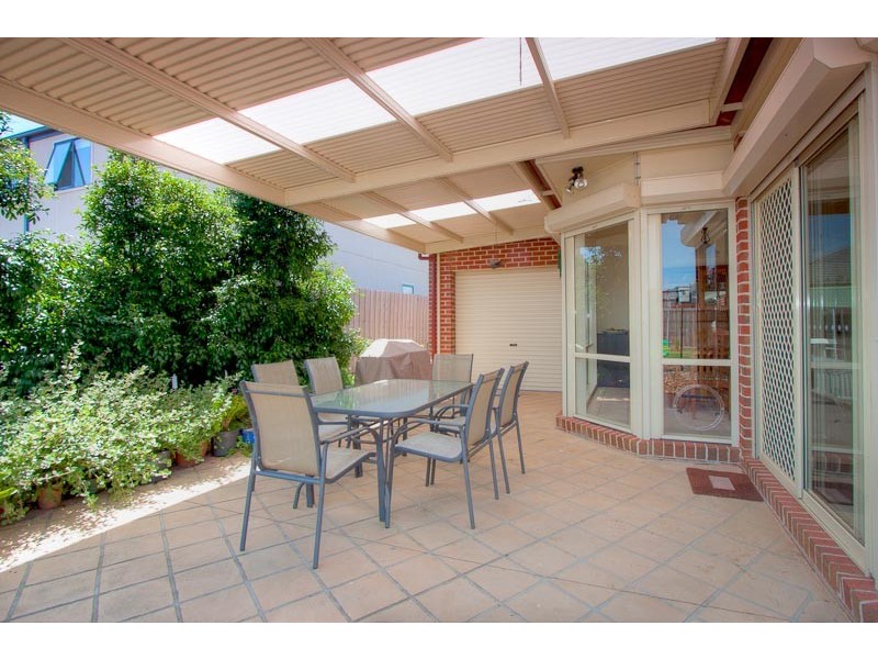 14 Yallop Crescent, Sunbury VIC 3429