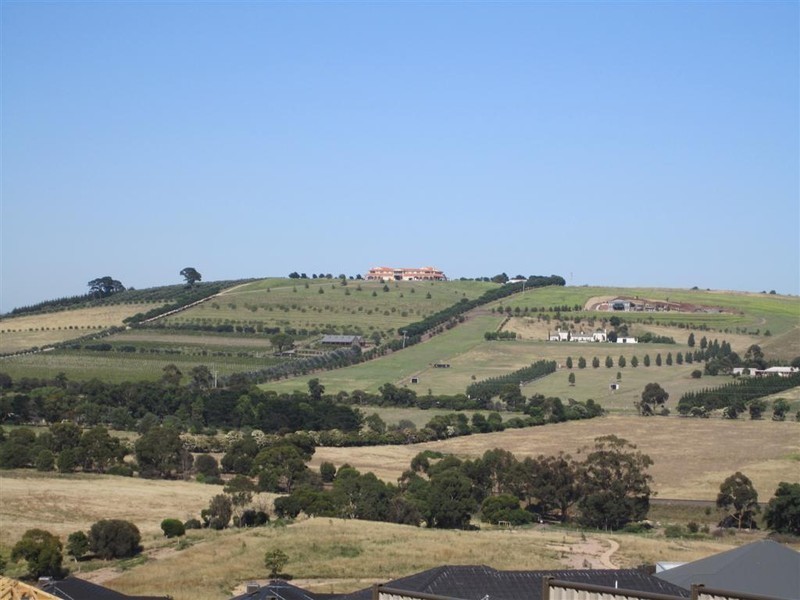 118 Belleview Drive, Sunbury VIC 3429