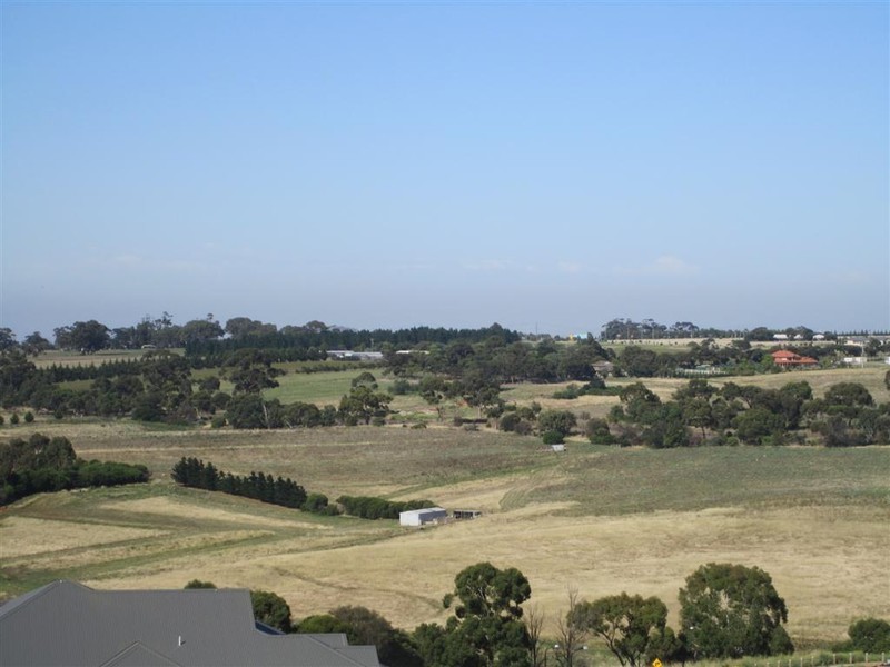 118 Belleview Drive, Sunbury VIC 3429