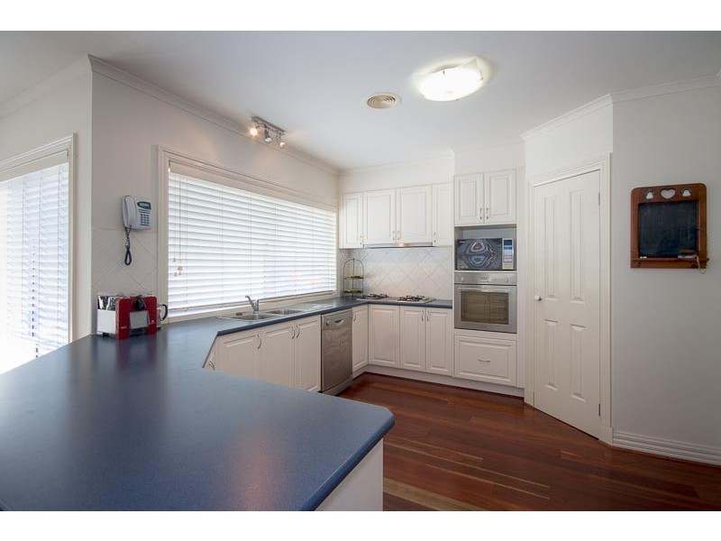 2 Mallee Court, Sunbury VIC 3429
