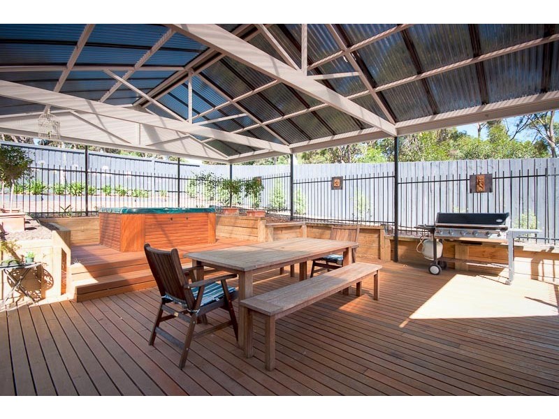 2 Mallee Court, Sunbury VIC 3429