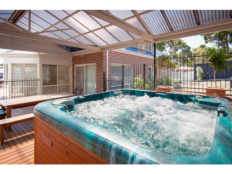 2 Mallee Court, Sunbury VIC 3429