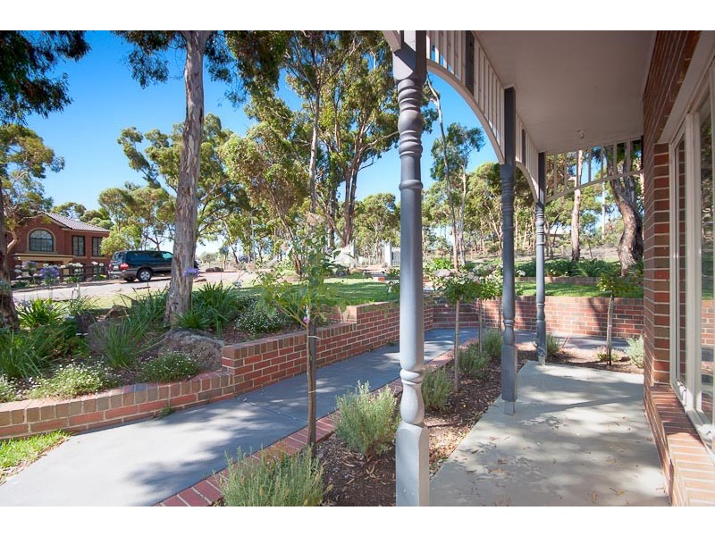 2 Mallee Court, Sunbury VIC 3429