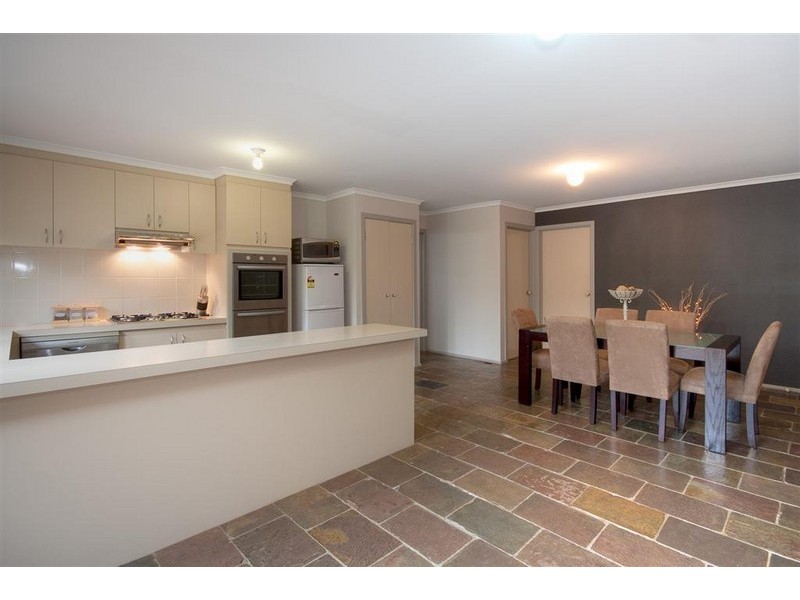 6 Harcombe Drive, Sunbury VIC 3429