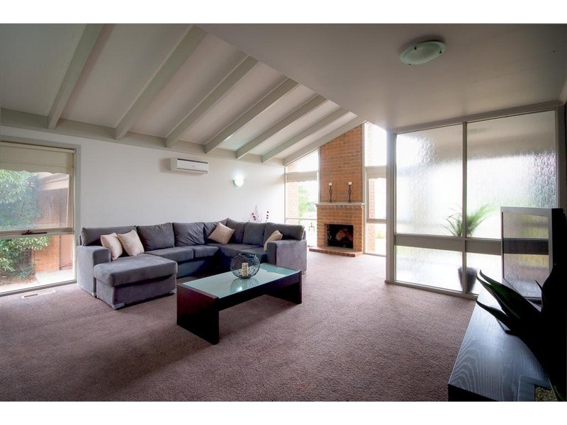 6 Harcombe Drive, Sunbury VIC 3429