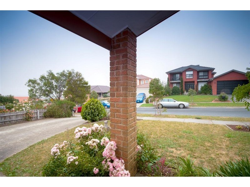 6 Harcombe Drive, Sunbury VIC 3429