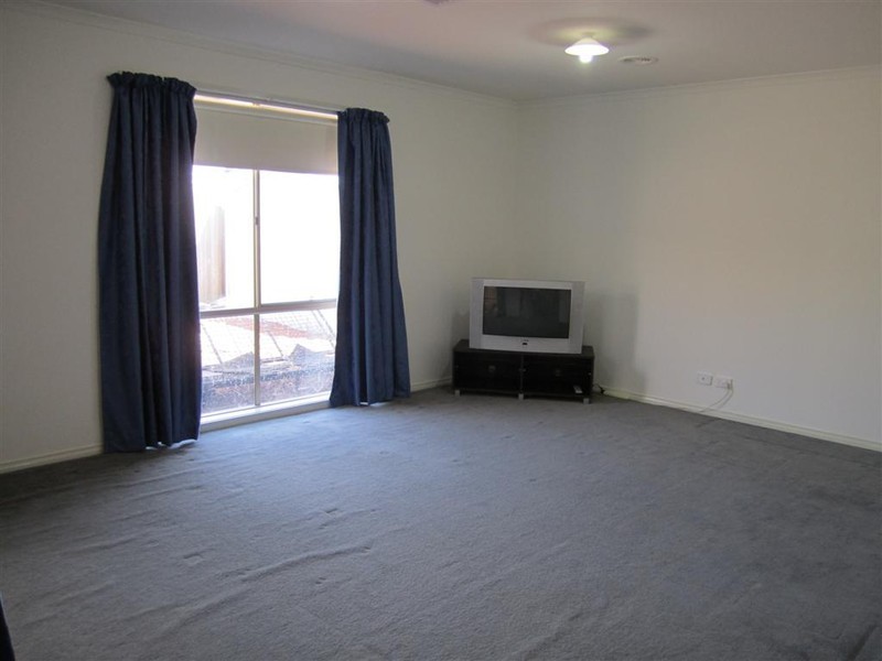 6 Massie Circuit, Sunbury VIC 3429