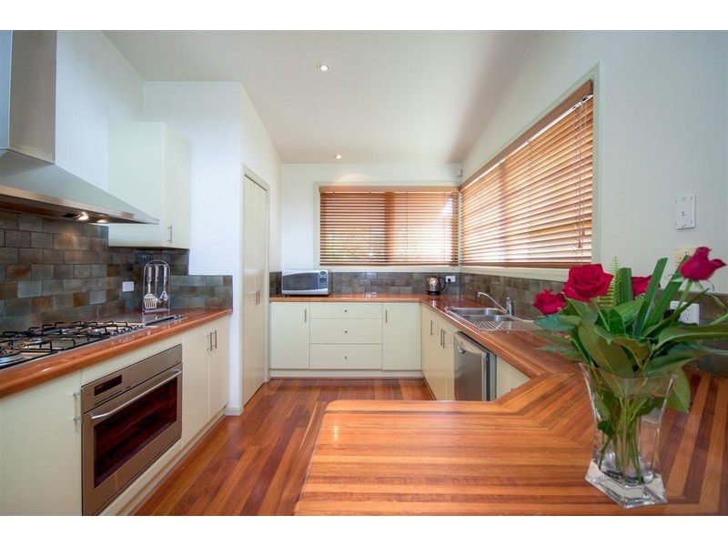 31 De Lisle Avenue, Sunbury VIC 3429