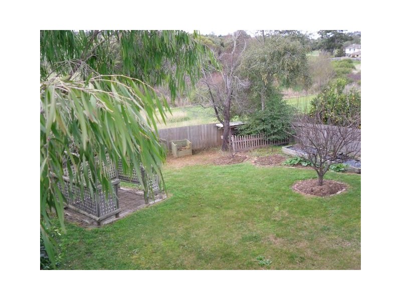 20 Ardcloney Drive, Sunbury VIC 3429