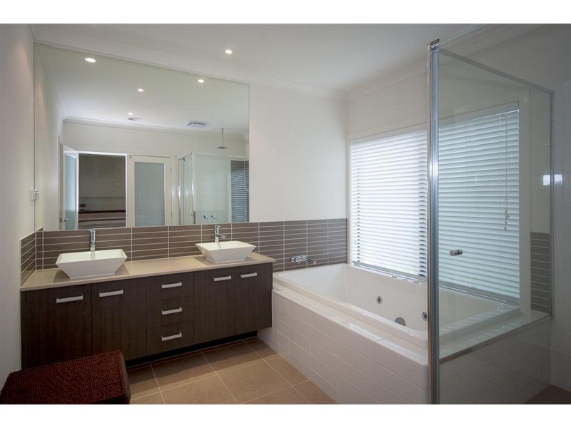 3 Highgrove Drive, Sunbury VIC 3429