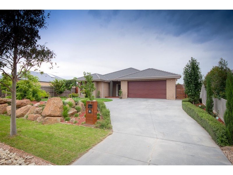3 Highgrove Drive, Sunbury VIC 3429