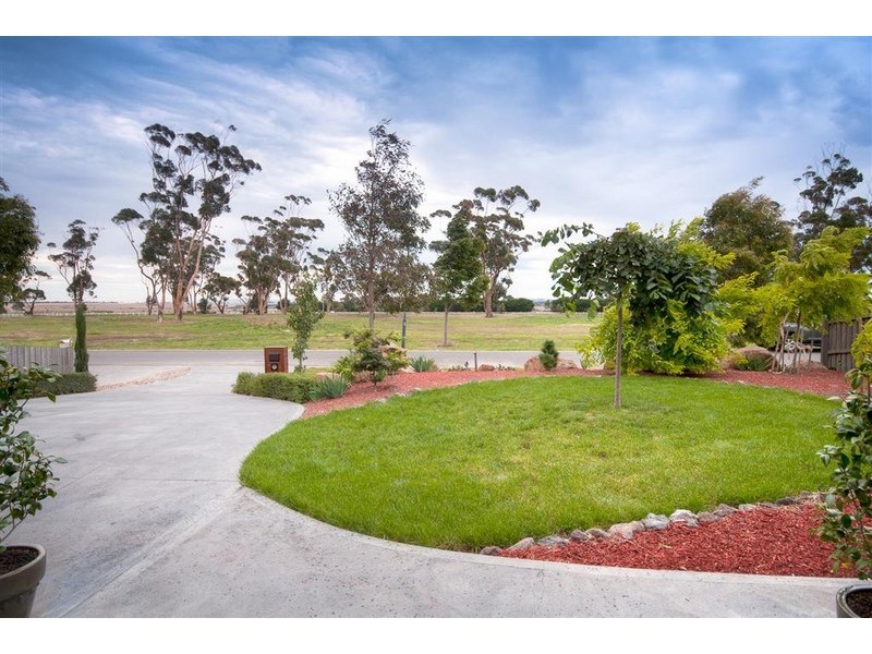3 Highgrove Drive, Sunbury VIC 3429