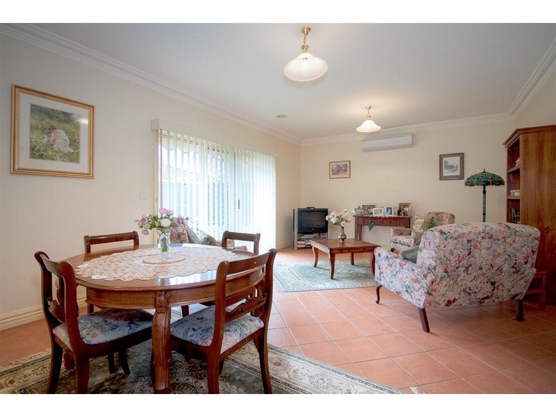 1/53 Riddell Road, Sunbury VIC 3429