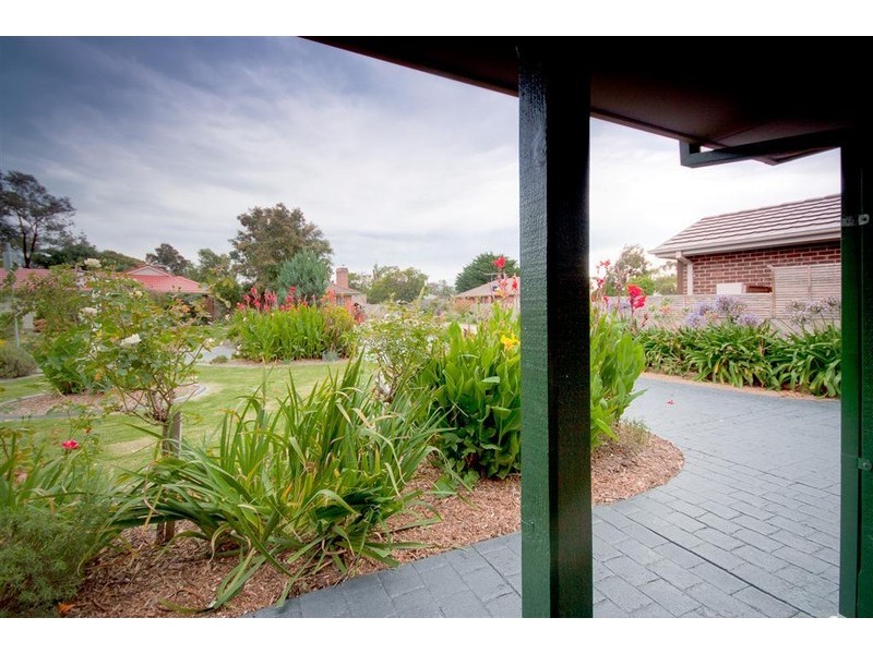 3 Carnarvon Court, Sunbury VIC 3429