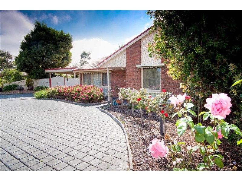 4 Penina Court, Sunbury VIC 3429