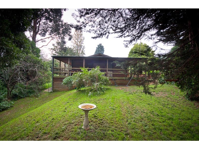 2 Anzac Rd, Mount Macedon VIC 3441