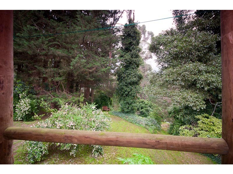2 Anzac Rd, Mount Macedon VIC 3441