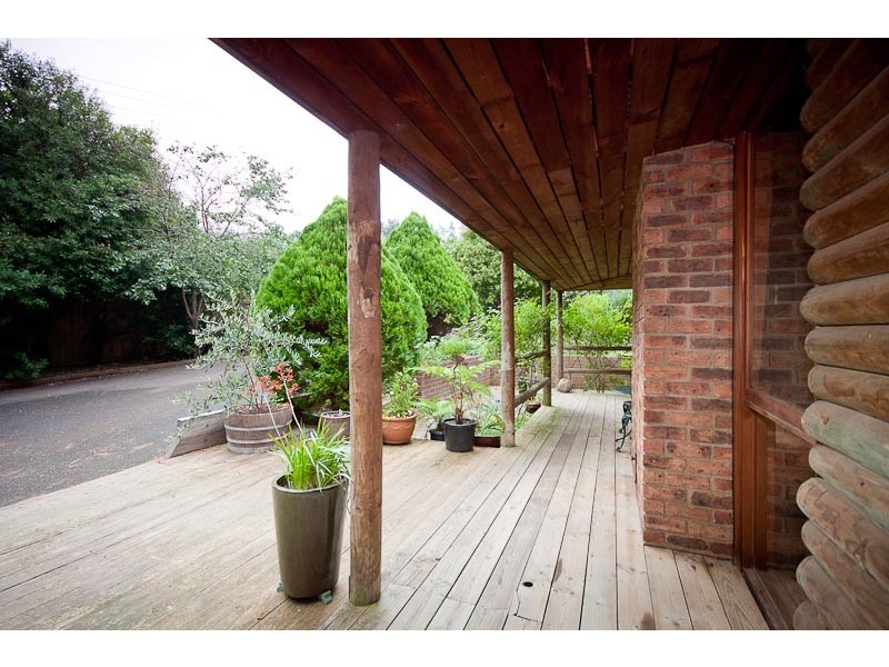 2 Anzac Rd, Mount Macedon VIC 3441