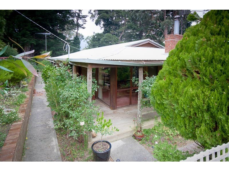 2 Anzac Rd, Mount Macedon VIC 3441