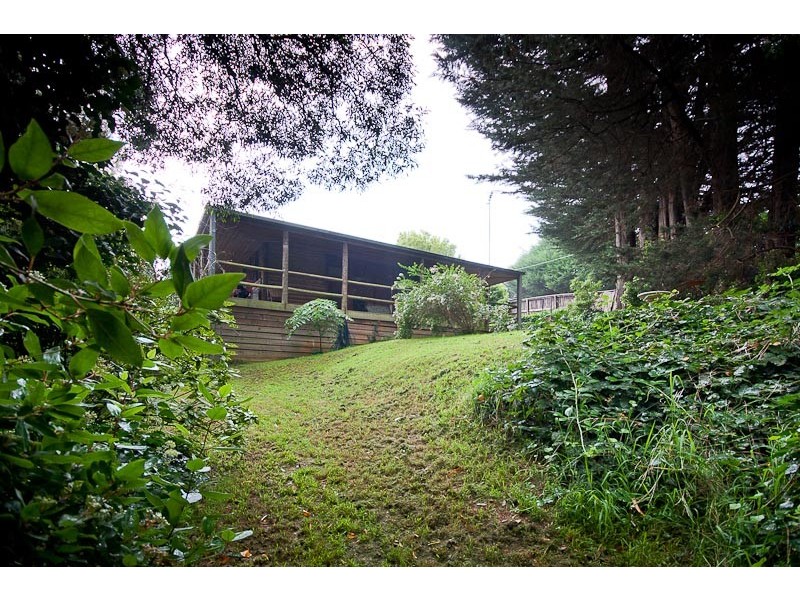 2 Anzac Rd, Mount Macedon VIC 3441