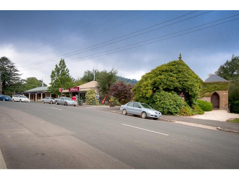 2 Anzac Rd, Mount Macedon VIC 3441