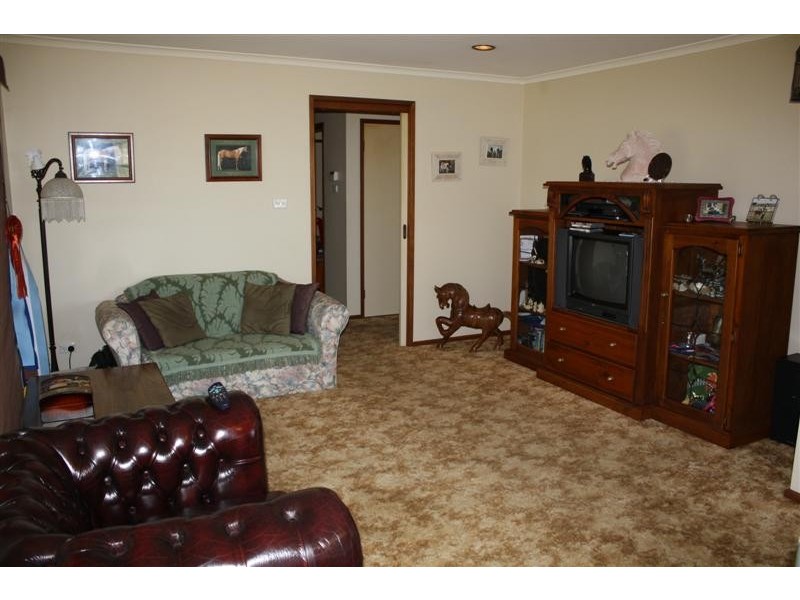 335 Settlement Rd*, Sunbury VIC 3429