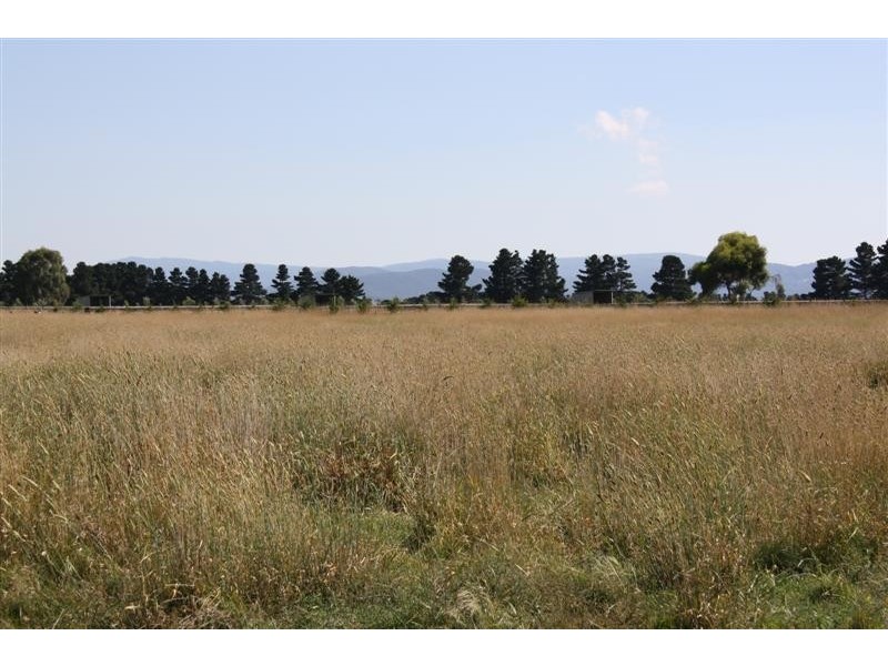 335 Settlement Rd*, Sunbury VIC 3429