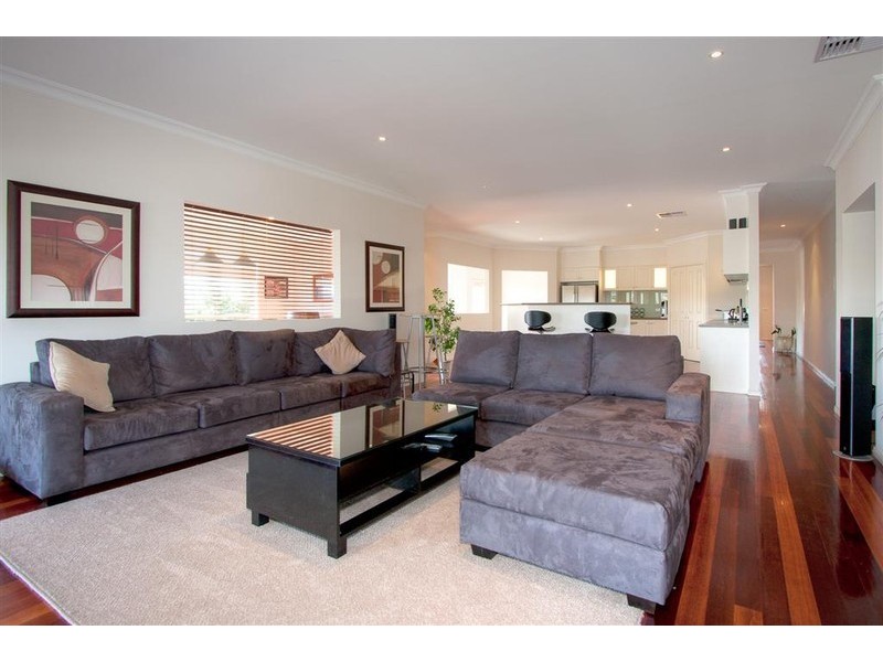 4 Treefern Drive, Sunbury VIC 3429