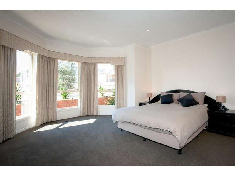 4 Treefern Drive, Sunbury VIC 3429