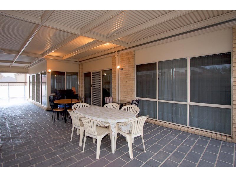 8 Orchardview Grove, Sunbury VIC 3429