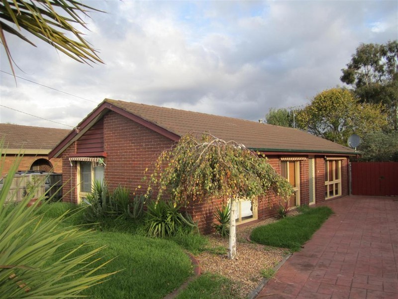 13 Eureka Road, Diggers Rest VIC 3427