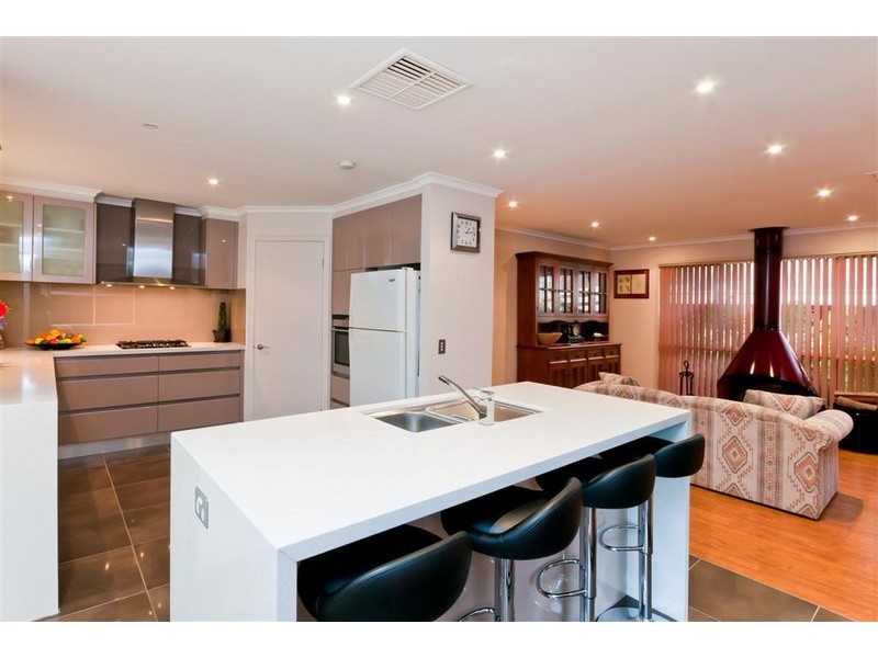 21 Dyson Drive, Sunbury VIC 3429