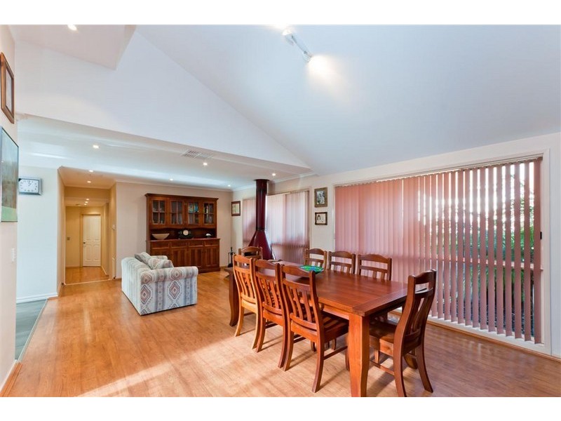 21 Dyson Drive, Sunbury VIC 3429