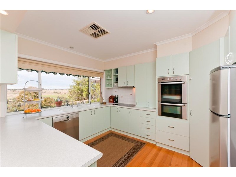 29 Yellow Gum Boulevard, Sunbury VIC 3429