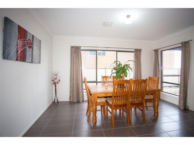 24 Towerbridge Rise, Sunbury VIC 3429