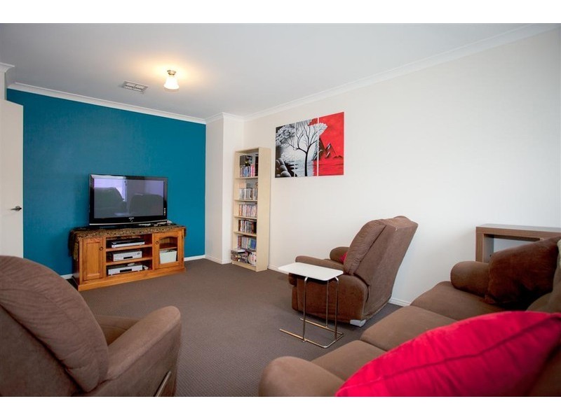 24 Towerbridge Rise, Sunbury VIC 3429