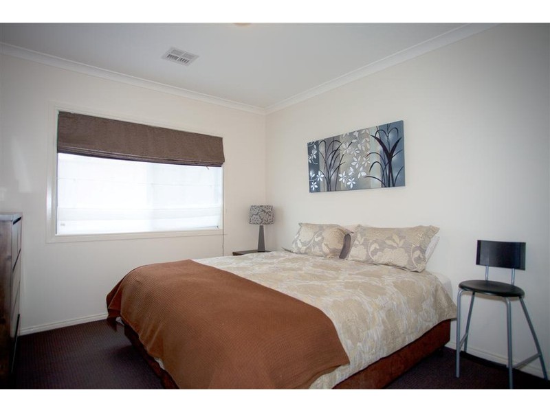 24 Towerbridge Rise, Sunbury VIC 3429