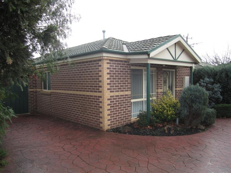 2/16 Harker Street, Sunbury VIC 3429