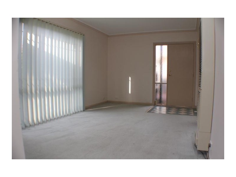 2/16 Harker Street, Sunbury VIC 3429