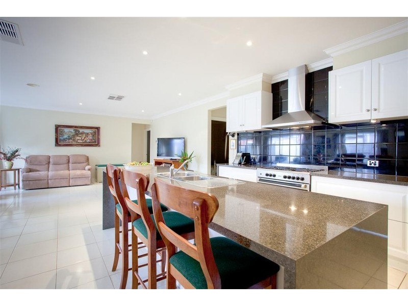 21 Liquidamber Way, Sunbury VIC 3429