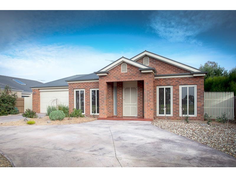5 Highgrove Drive, Sunbury VIC 3429