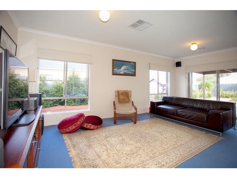 5 Highgrove Drive, Sunbury VIC 3429