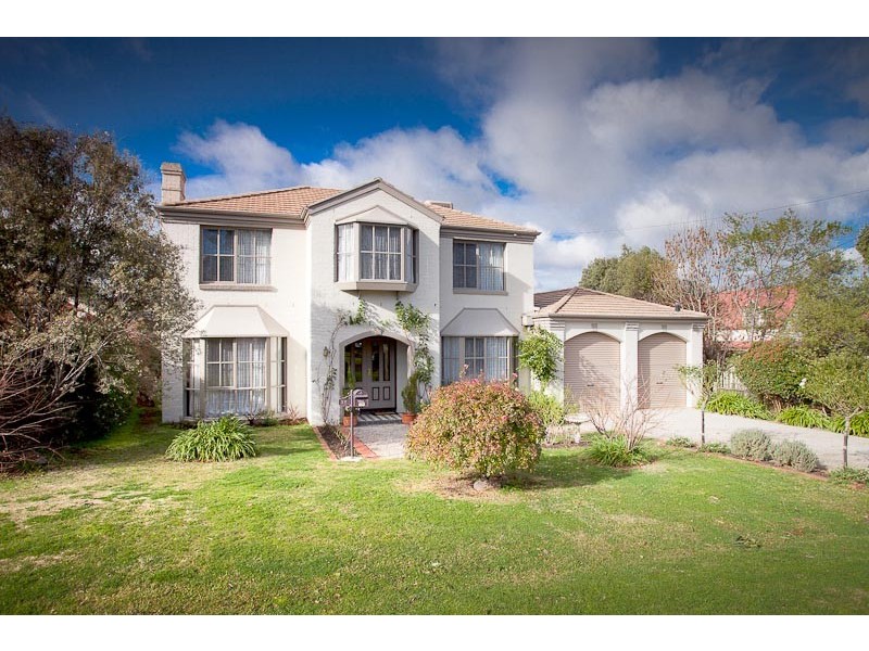 27 Powlett Street, Sunbury VIC 3429