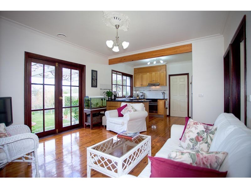 27 Powlett Street, Sunbury VIC 3429