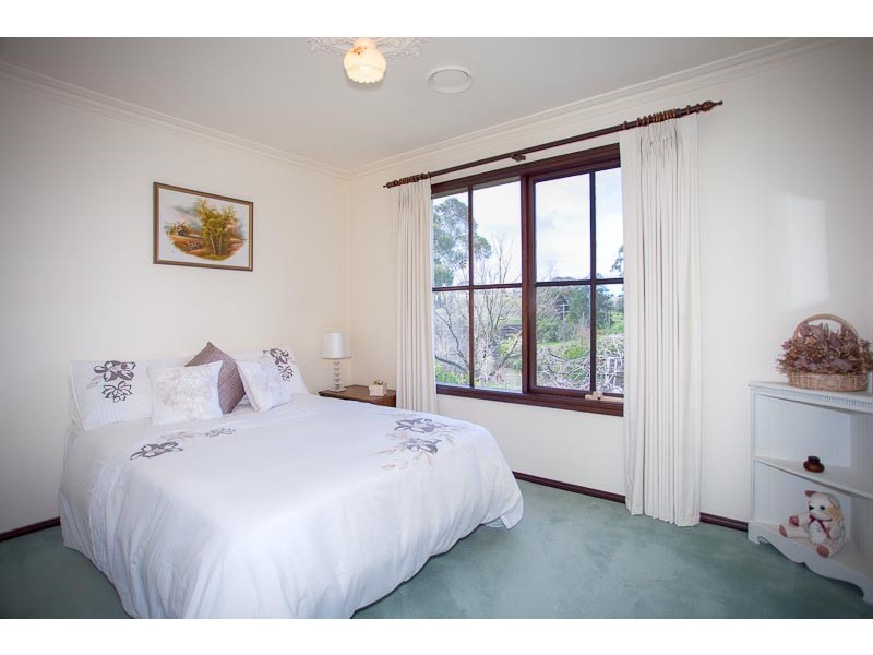 27 Powlett Street, Sunbury VIC 3429