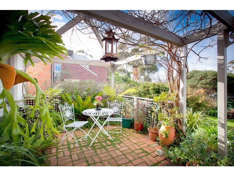 27 Powlett Street, Sunbury VIC 3429