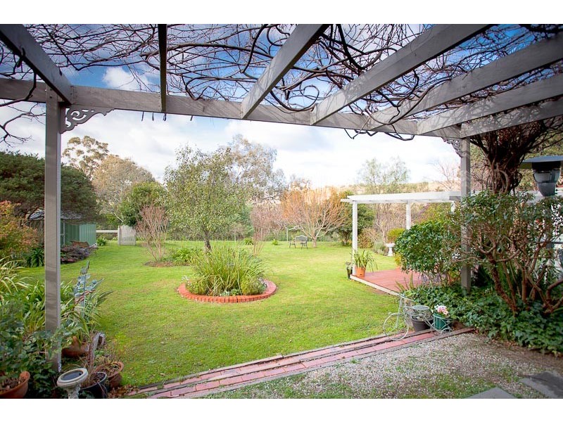 27 Powlett Street, Sunbury VIC 3429
