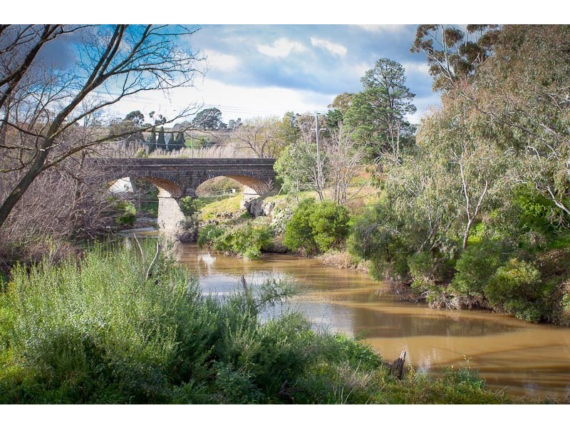27 Powlett Street, Sunbury VIC 3429